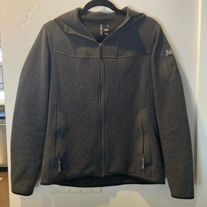 Arcteeyx warm jacket or extra layer. Womens Large